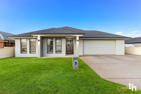 Property photo of 5 Thomas Street Gillieston Heights NSW 2321