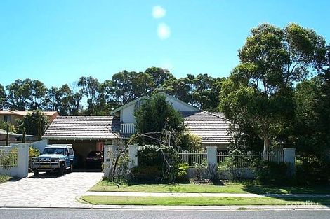 27 Castlecrag Dr, Kallaroo, WA 6025