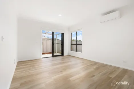 Property photo of 14 Stobie Crescent Leneva VIC 3691