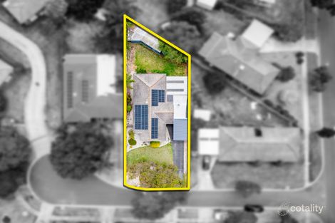 Property photo of 2 Blueberry Close Cranbourne North VIC 3977