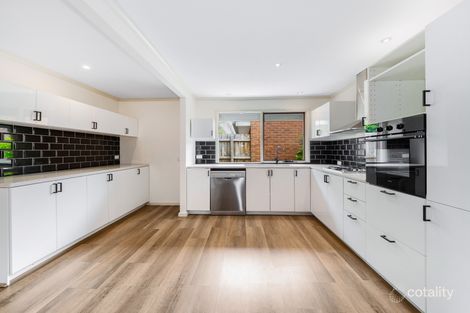 Property photo of 2 Blueberry Close Cranbourne North VIC 3977