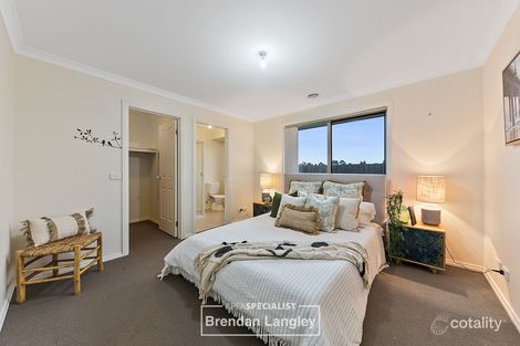 Property photo of 21 Licodia Drive Pakenham VIC 3810