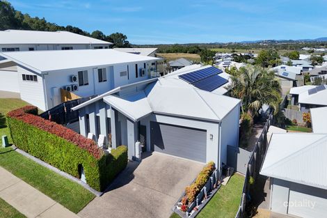 18 Azure Dr, Rural View, QLD 4740