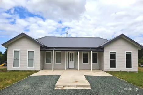 Property photo of 2 Curyo Lane Bega NSW 2550