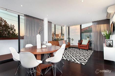 10/17 Pine Ave, Elwood, VIC 3184