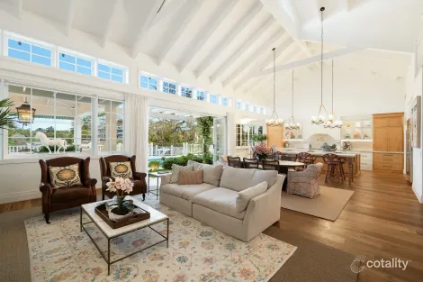 Property photo of 11 La Scala Court Surfers Paradise QLD 4217