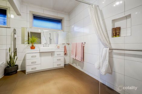 Property photo of 27 Palm Beach Crescent Mount Waverley VIC 3149