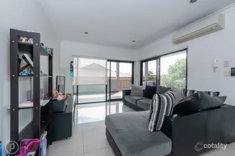 Property photo of 1/5 Ivanhoe Street Annerley QLD 4103