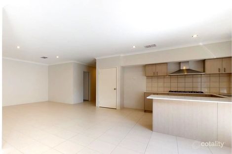 Property photo of 10 Ryhill Crescent Wellard WA 6170