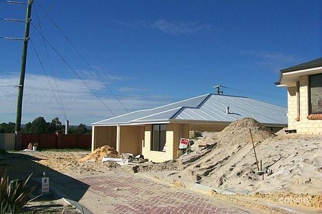 24 Amos Loop, Canning Vale, WA 6155