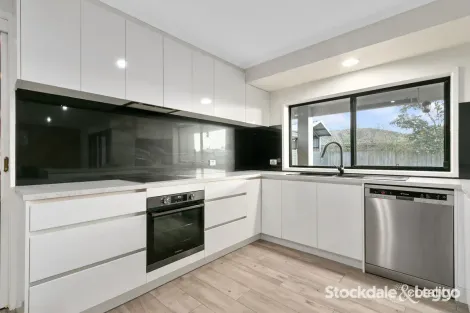 Property photo of 2 Ensay Court Morwell VIC 3840