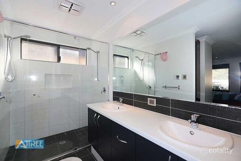 Property photo of 11 Marriott Crescent Wattle Grove WA 6107