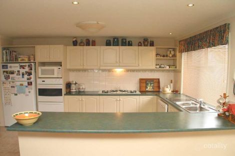 Property photo of 70 Quail Way Rowville VIC 3178