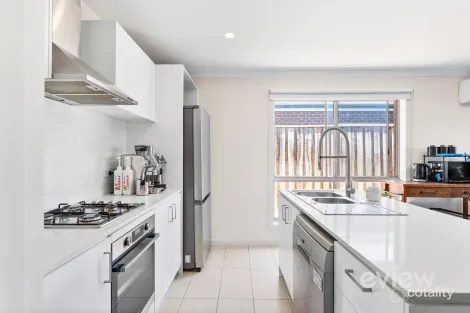 Property photo of 37 Bertie Street Manor Lakes VIC 3024