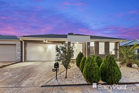 Property photo of 12 Barmera Way Truganina VIC 3029