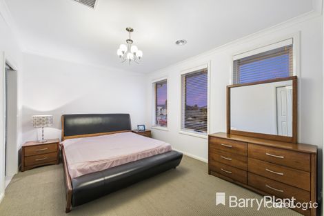 Property photo of 12 Barmera Way Truganina VIC 3029