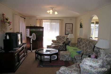 Property photo of 5 Granton Close Keysborough VIC 3173
