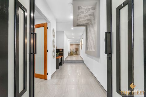 Property photo of 29 Hawking Crescent Fraser Rise VIC 3336