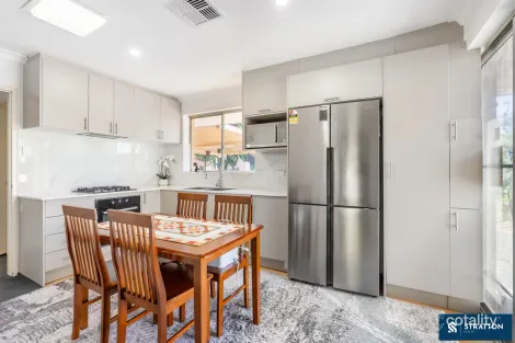 32 CARABEEN RD, MADDINGTON, WA 6109