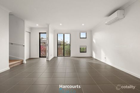 Property photo of 46 Oscar Circuit Roxburgh Park VIC 3064
