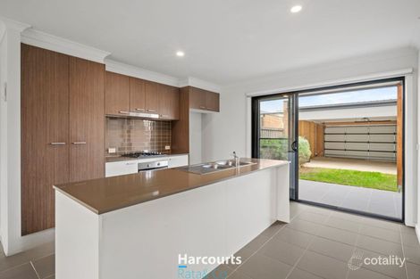 Property photo of 46 Oscar Circuit Roxburgh Park VIC 3064