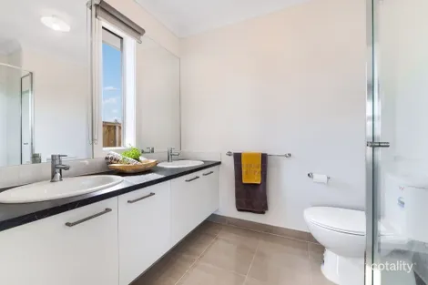 Property photo of 56 Stringer Avenue Cranbourne VIC 3977