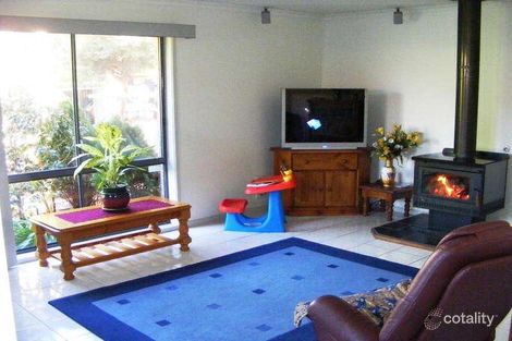 Property photo of 5 Floret Place Narre Warren VIC 3805