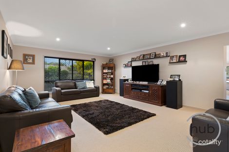 Property photo of 31 Mountain View Crescent Mount Warren Park QLD 4207