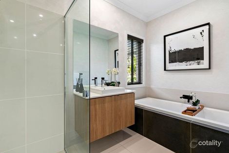 Property photo of 18 Spinnaker Boulevard Newport QLD 4020