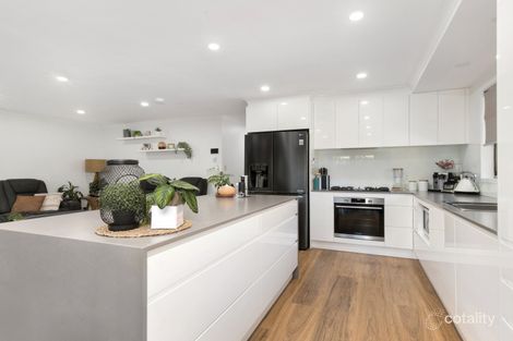 Property photo of 33 Crelga Court Merrimac QLD 4226