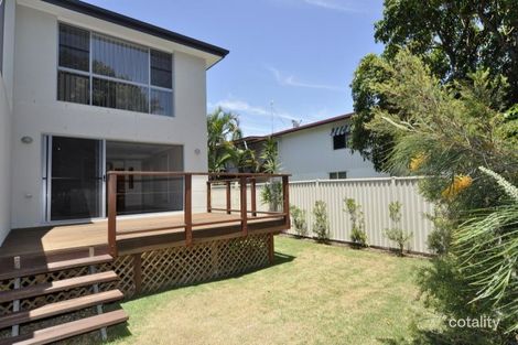 Property photo of 2/17 Eider Avenue Paradise Point QLD 4216