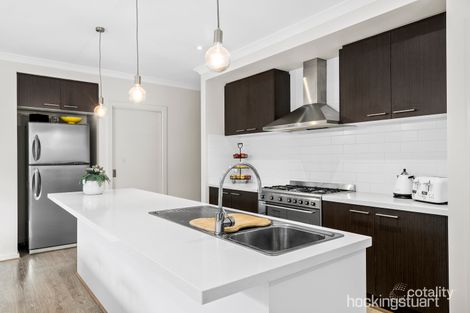 Property photo of 28 Lancefield Circuit Eynesbury VIC 3338