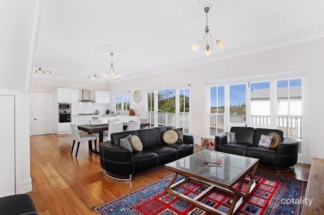 Property photo of 9 Woodland Avenue Thirroul NSW 2515