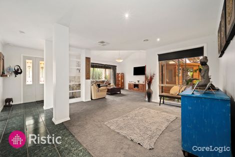 Property photo of 4 Gilroy Crescent Mill Park VIC 3082