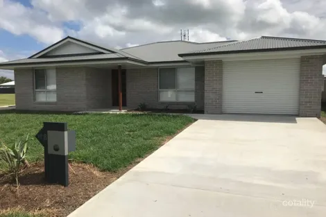 Property photo of 19 O'Malley Close Grafton NSW 2460