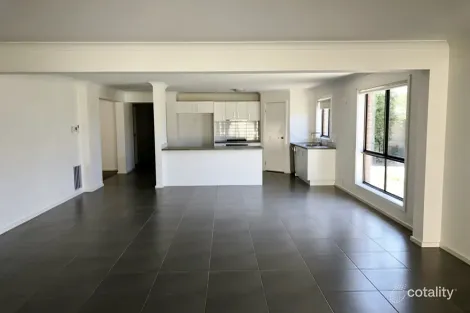 Property photo of 26 Mikada Boulevard Kilmore VIC 3764