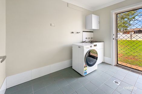 Property photo of 18 Salter Drive Dubbo NSW 2830