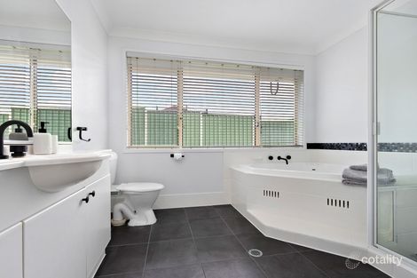 Property photo of 7 Delaware Drive Macquarie Hills NSW 2285