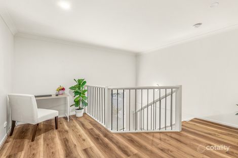 Property photo of 1/7 Greenway Circuit Mount Ommaney QLD 4074