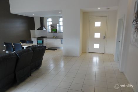 Property photo of 1 Andover Lane Craigieburn VIC 3064