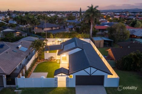 5 Kincardine Dr, Benowa, QLD 4217
