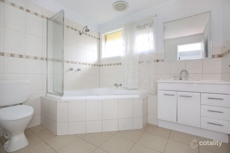 Property photo of 11 Mosstrooper Court Mill Park VIC 3082