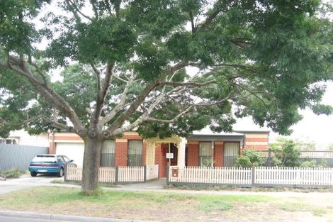 2/19 Schutt St, Newport, VIC 3015