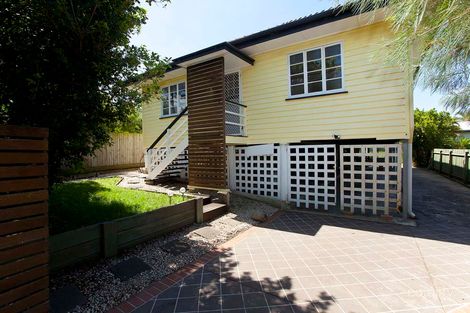 Property photo of 152 Broadwater Road Mount Gravatt East QLD 4122