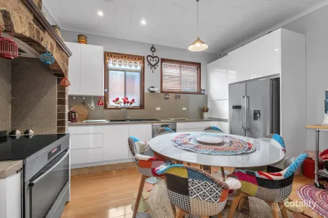 Property photo of 30 Robinson Street Eastlakes NSW 2018