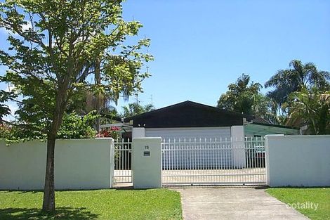 15 Inveray Ave, Benowa, QLD 4217