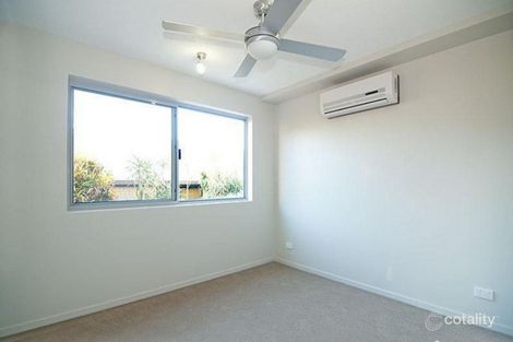 Property photo of 1/36 Third Avenue Sandgate QLD 4017