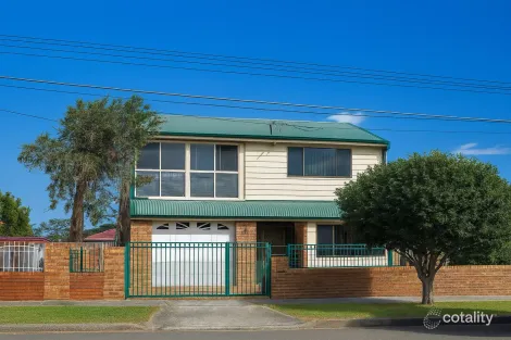 Property photo of 30 Robinson Street Eastlakes NSW 2018