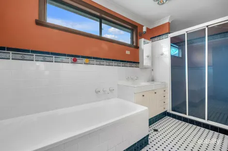 Property photo of 30 Robinson Street Eastlakes NSW 2018