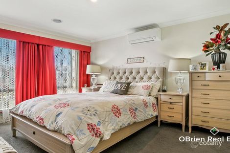 Property photo of 8 Diamond Drive Koo Wee Rup VIC 3981